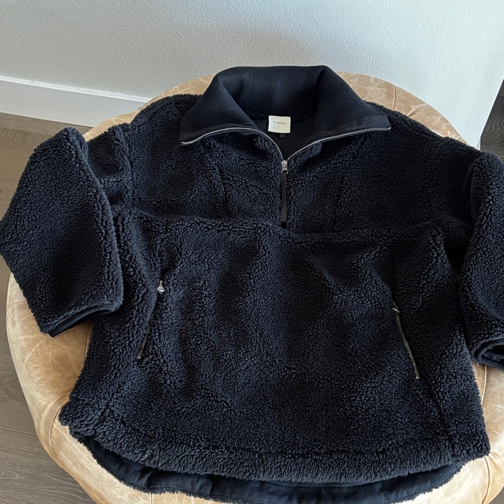 Varley "Stratton" 3/4 Zip Black Sherpa Pullover Size L